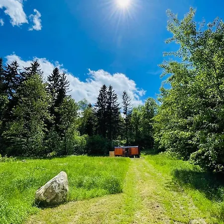 Maringotka Lipenka U Lipenske Prehrady Na Sumave Campingplads *