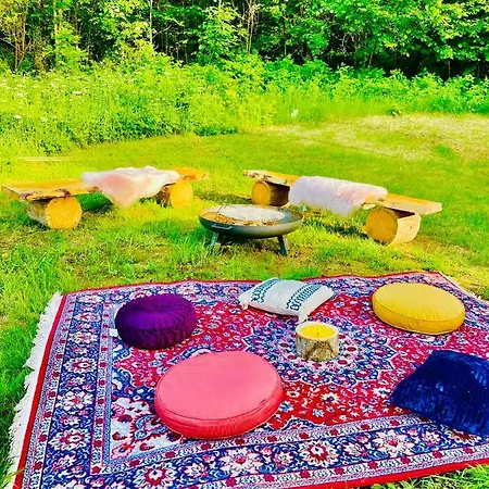 Maringotka Lipenka U Lipenske Prehrady Na Sumave Campingplads