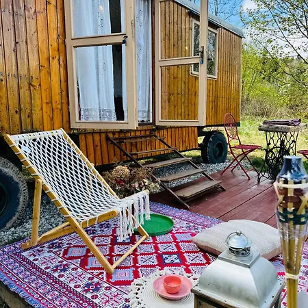 Maringotka Lipenka U Lipenske Prehrady Na Sumave Campingplads