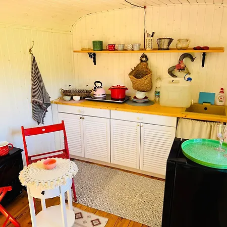 Maringotka Lipenka U Lipenske Prehrady Na Sumave Campingplads