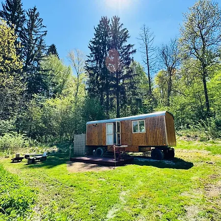 Maringotka Lipenka U Lipenske Prehrady Na Sumave Campingplads *